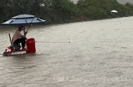 夏季什么天气好钓鱼？下雨天绝对是首选！说4个重点！