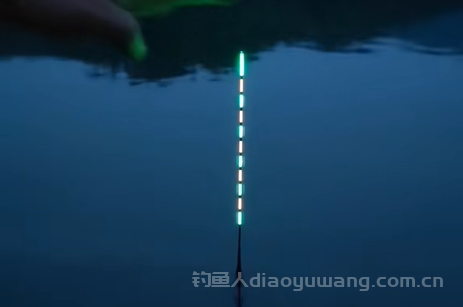 夜光漂咬钩变色,红了咋还不上货呀   2 ji