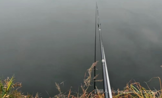 冬钓鲫鱼如何调漂？4 分钟和你讲个清楚，这套思路钓王都在用  